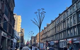 Traditional 5 Bedroom City Centre Apartment