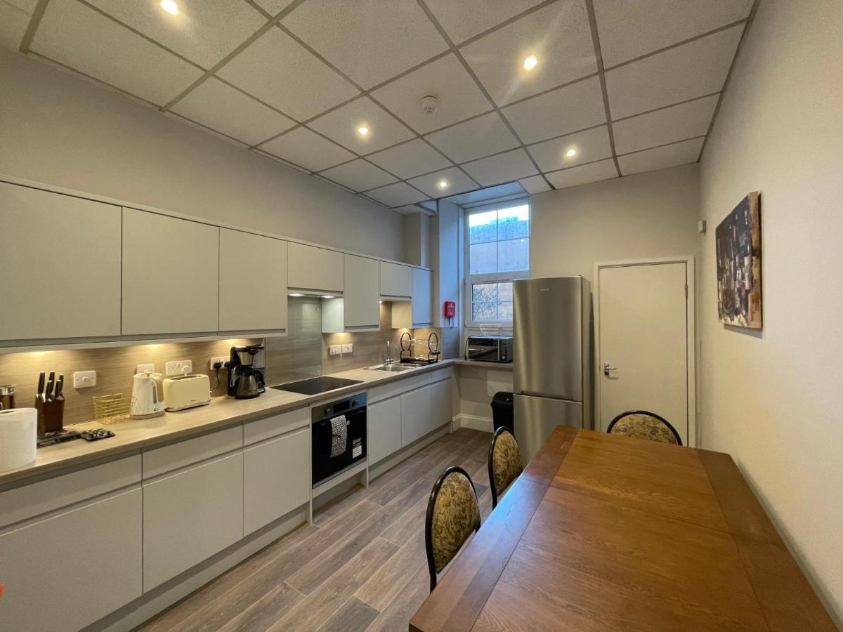 Traditional 5 Bedroom City Centre Apartment Glasgow Exterior photo